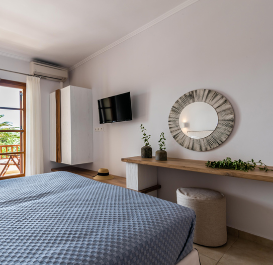 Milos Konstantinos Triple Room with Garden View | Rooms in Milos