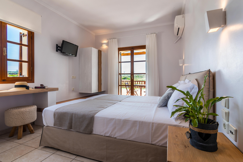 Milos Konstantinos Hotel | Hotel in Milos | Superior Room with Garden View